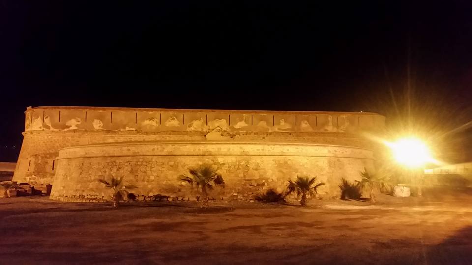 Carchuna: Mesa Redonda - Misterios en el Castillo