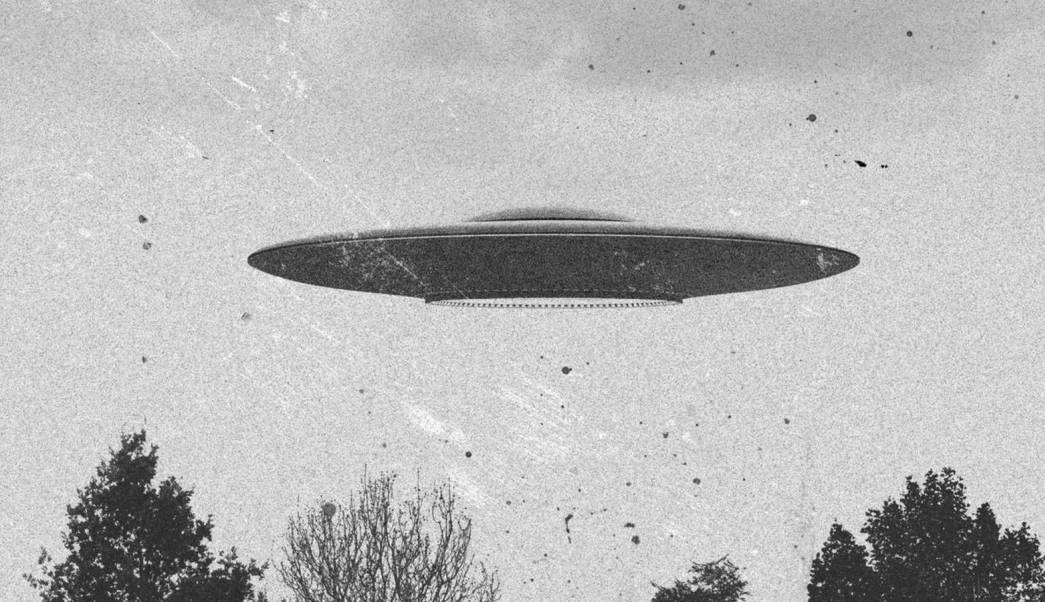 Los OVNIs existen y todo el mundo debería adaptarse a esa realidad