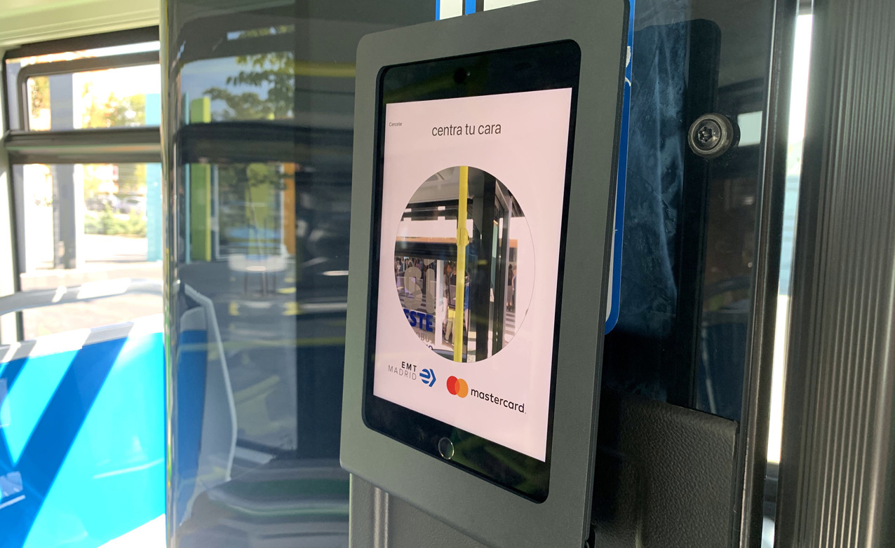 No es China, es Madrid: el pago facial llega en fase de pruebas a los autobuses de la EMT