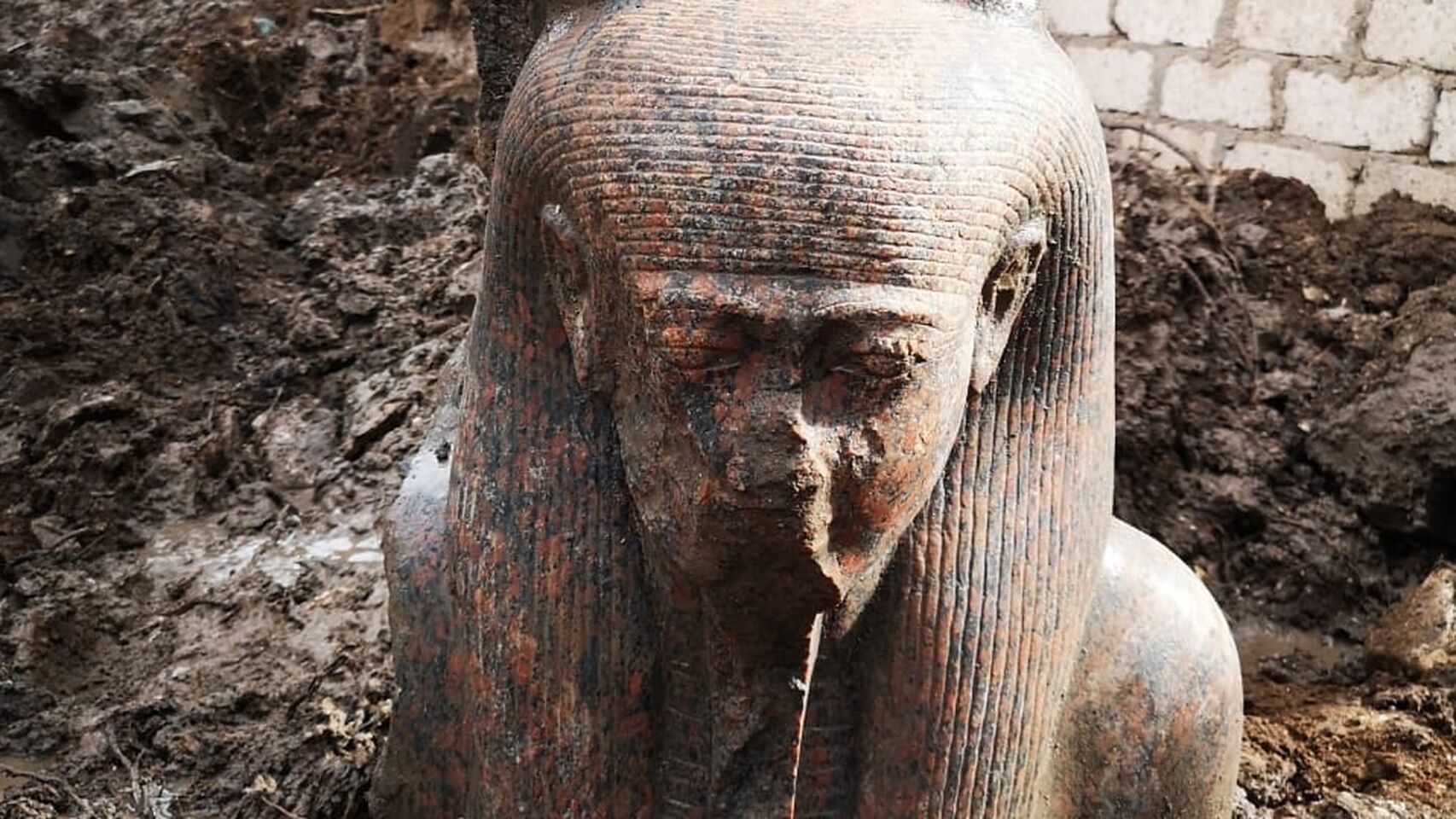Hallan en Egipto un busto único de Ramsés II: por qué es el descubrimiento "más raro"