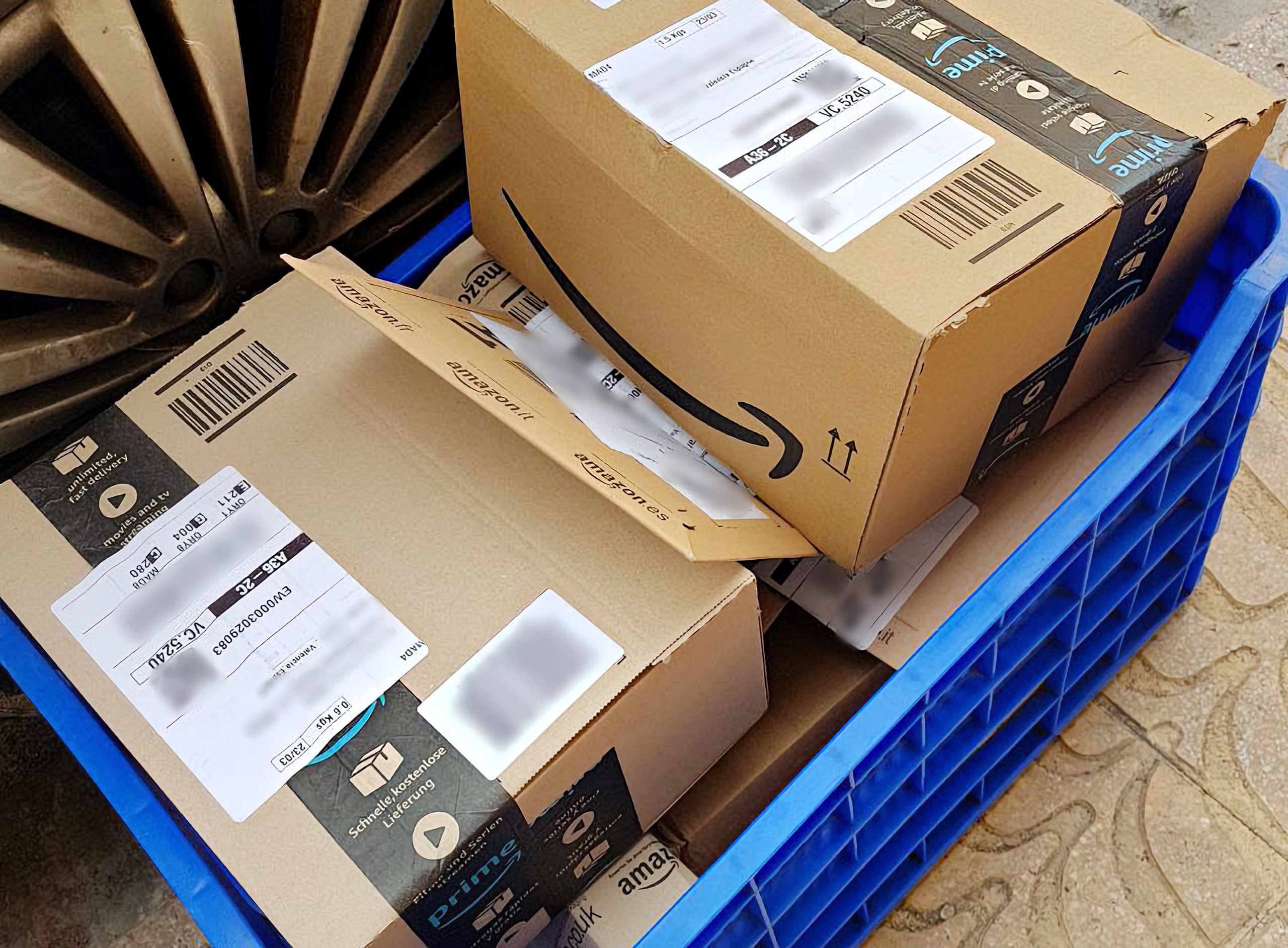 Máquinas que simulan dedos humanos para acaparar el trabajo y reparto de paquetes a 13 euros la hora: Amazon Flex, por dentro