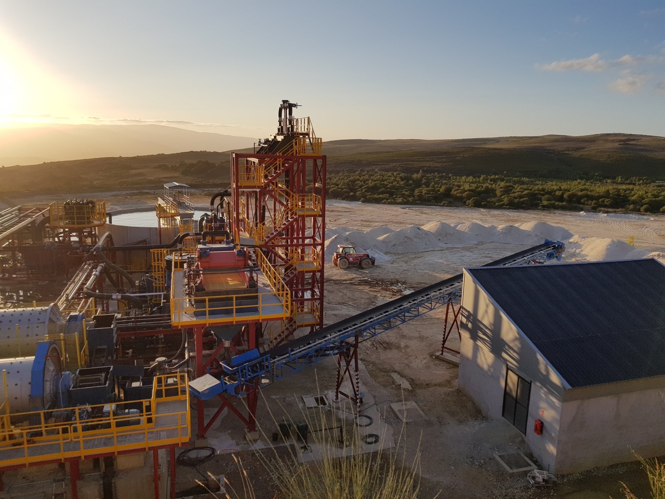 Coltán "made in Spain": tras años de promesas, por fin consiguen extraer el mineral más codiciado por la industria electrónica