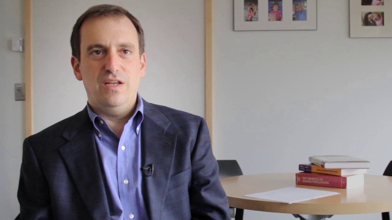 El epidemiólogo de Harvard que predice que este año entre el 40 y el 70% de la población mundial se infectará con el coronavirus