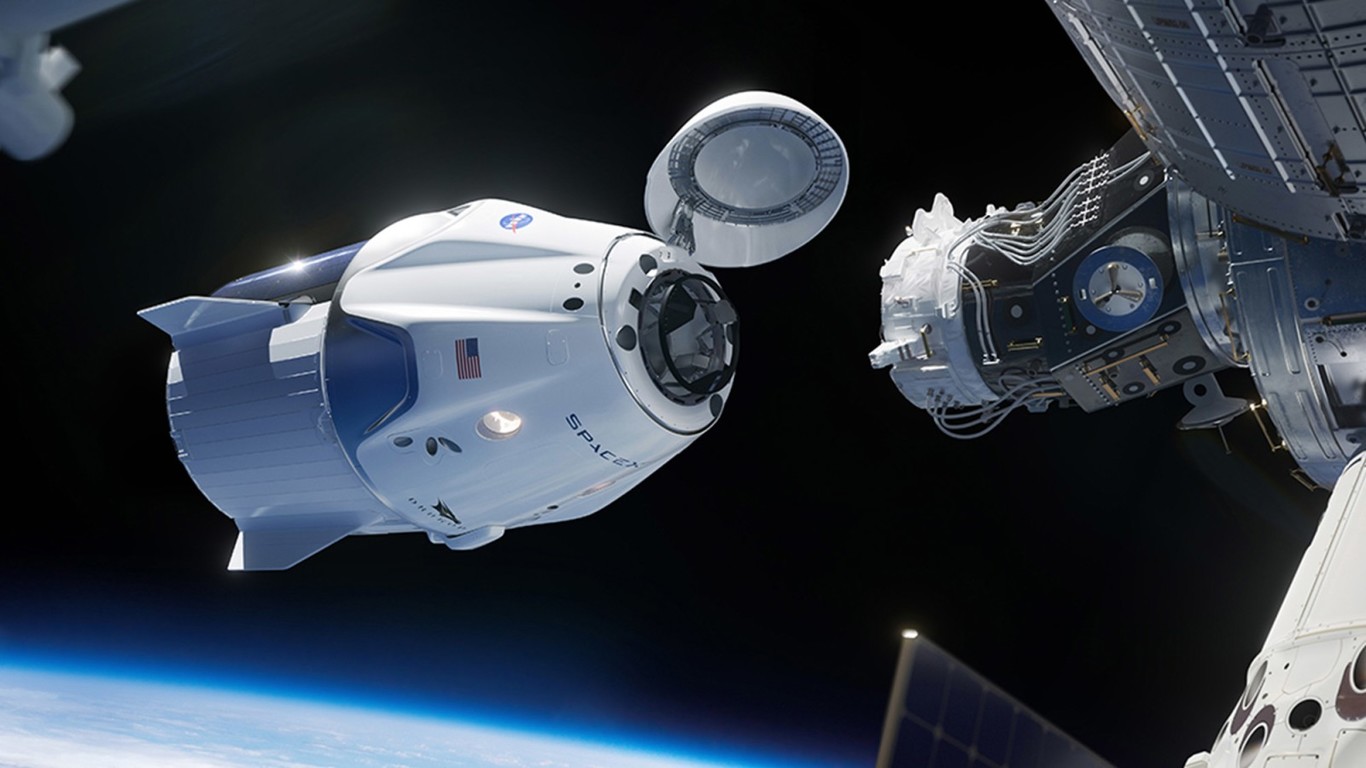 Ahora podemos subirnos a la Crew Dragon de SpaceX para intentar acoplarla a la ISS en este increíble simulador oficial y gratuito