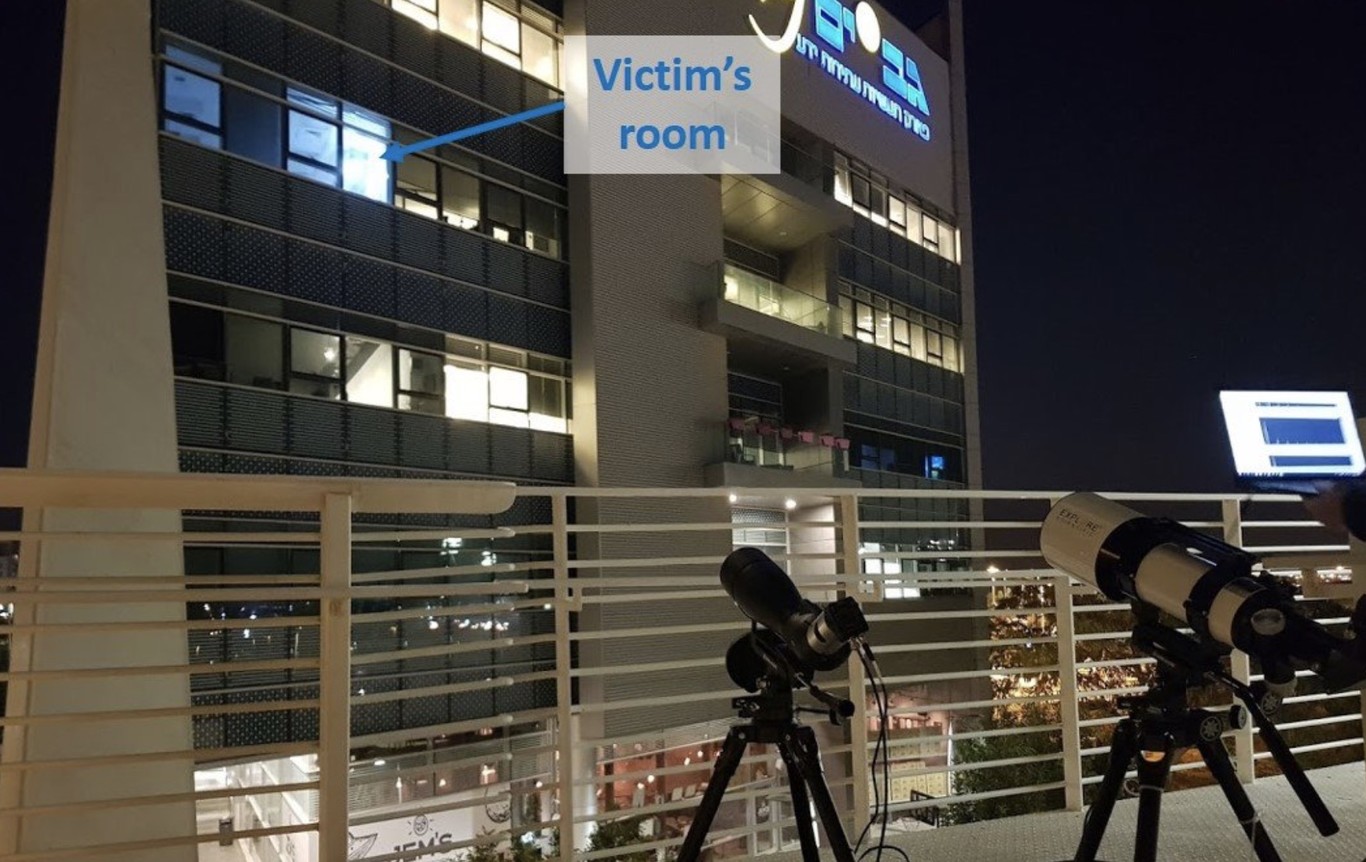 Con sólo analizar las vibraciones de una bombilla es posible escuchar conversaciones a decenas de metros de distancia