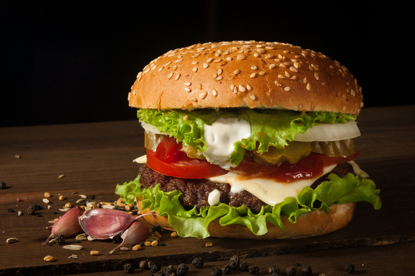McDonald's anuncia la McPlant, su "hamburguesa hecha a base de plantas" diseñada junto a Beyond Meat