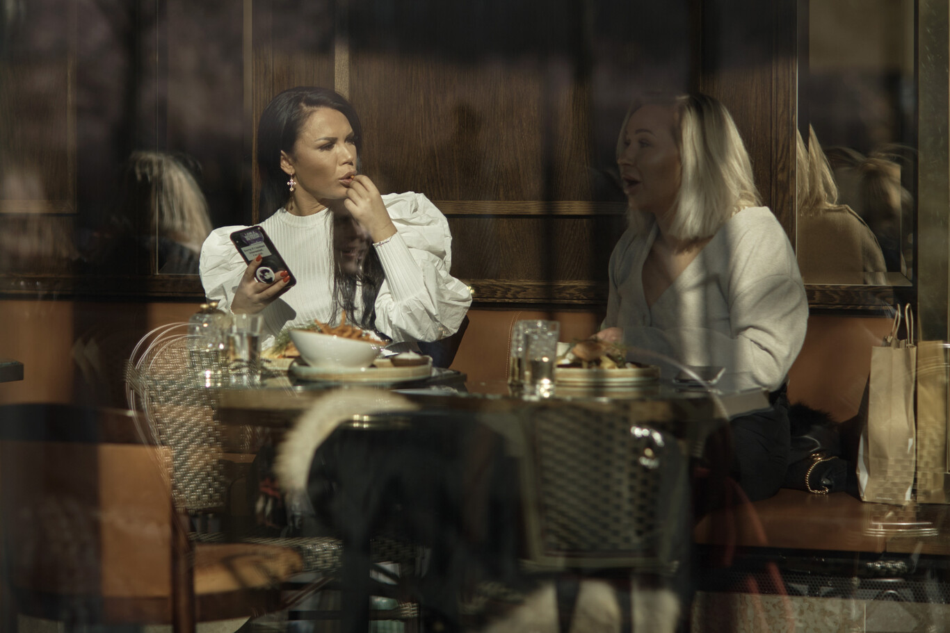 Fin al experimento sueco: con unas cifras de contagios desbocadas, empiezan a aplicar restricciones