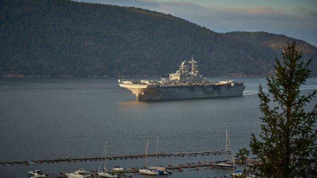 Alguien está falsificando la posición de navíos militares