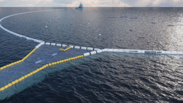 Así es la nueva y gigantesca red de 800 metros de Ocean Cleanup
