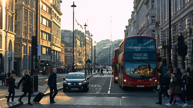 Londres quiere disparar el coste de sacar el coche en tu ciudad