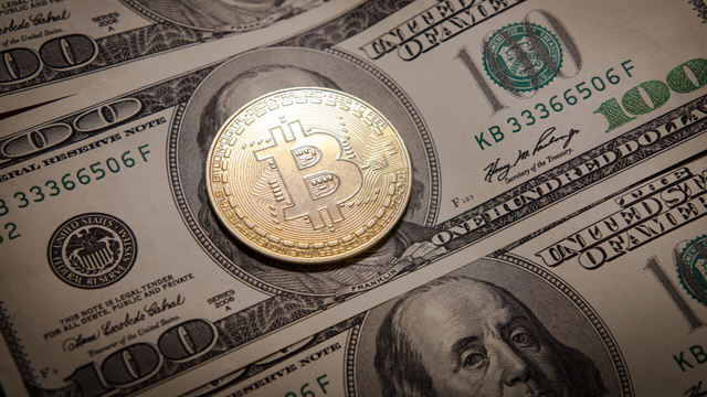 Biden tantea las criptomonedas