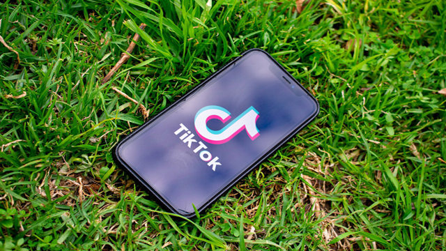 TikTok prohíbe la creación de videos y de transmisiones en vivo generadas en Rusia