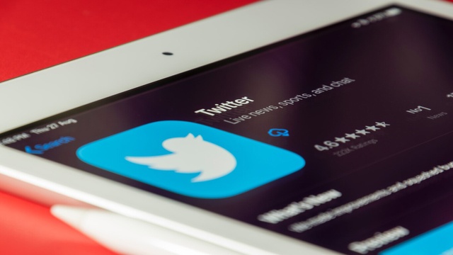 El CEO de Twitter dice a los empleados que el futuro de la compañía es "incierto"