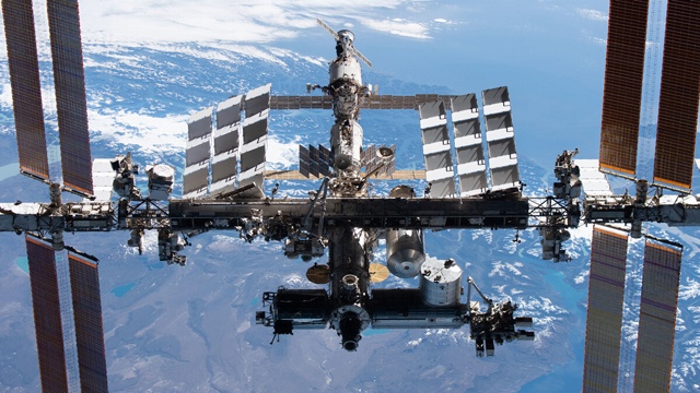 Rusia amenaza una vez más con irse de la ISS