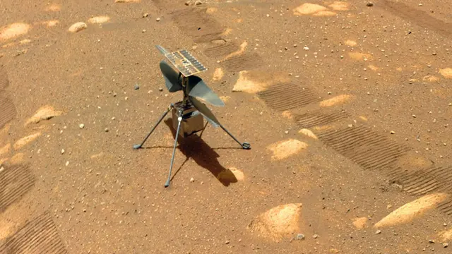 El Ingenuity ha encontrado "objetos extraños" mientras despegaba en su más reciente vuelo