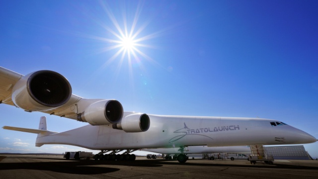 El Stratolaunch Roc, el avión más grande del mundo