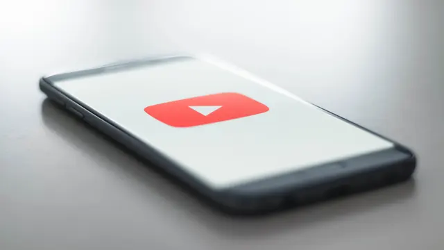 YouTube va con todo con la IA