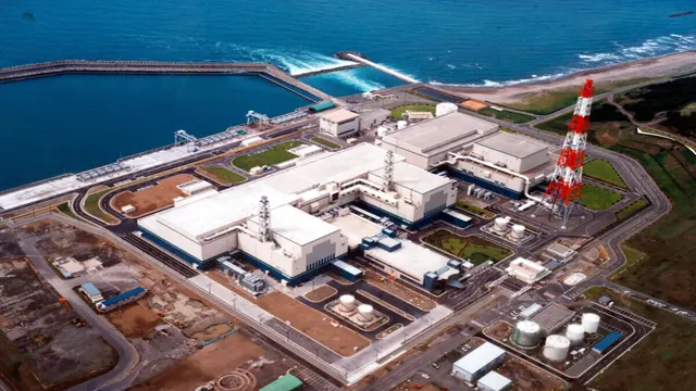La mayor central nuclear del mundo es una brutal construcción con siete reactores